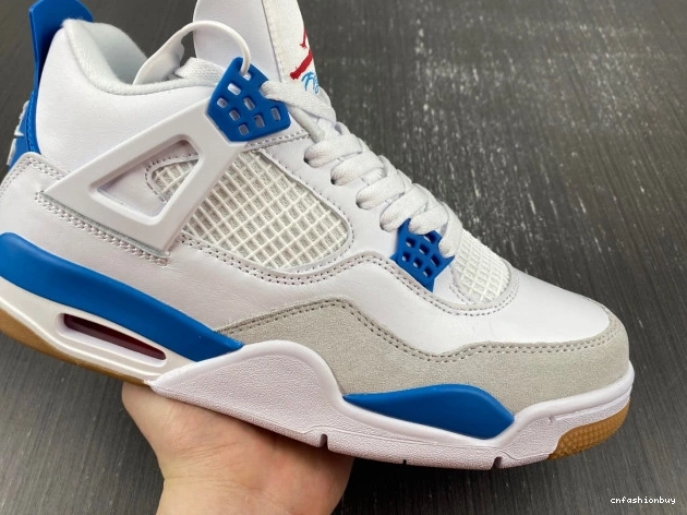 4 DR5415-104 Retro Jordan SB 0816